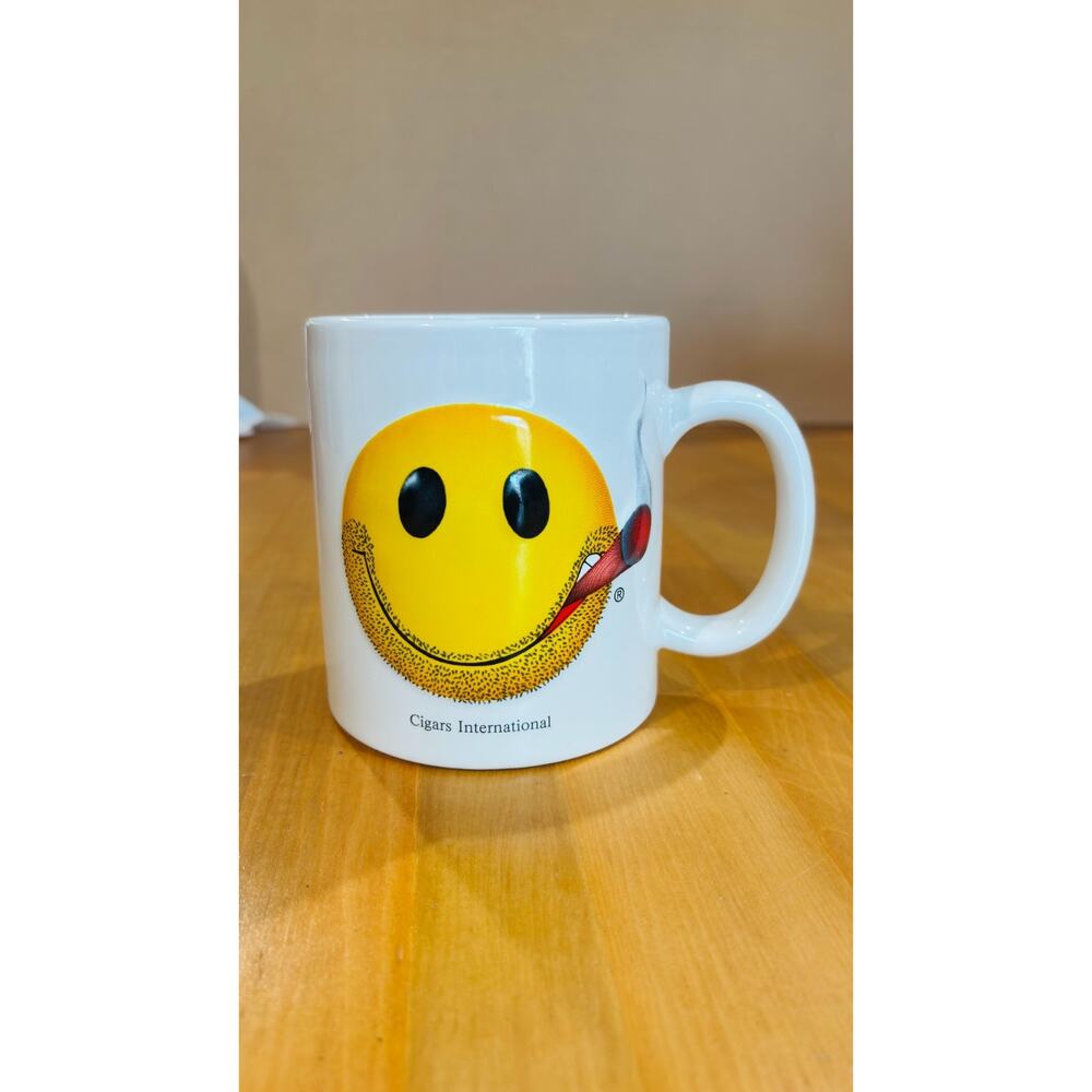 Cigars International Smiley Face Mug Cigar Advertising Coffee Cup Tobacciana Col